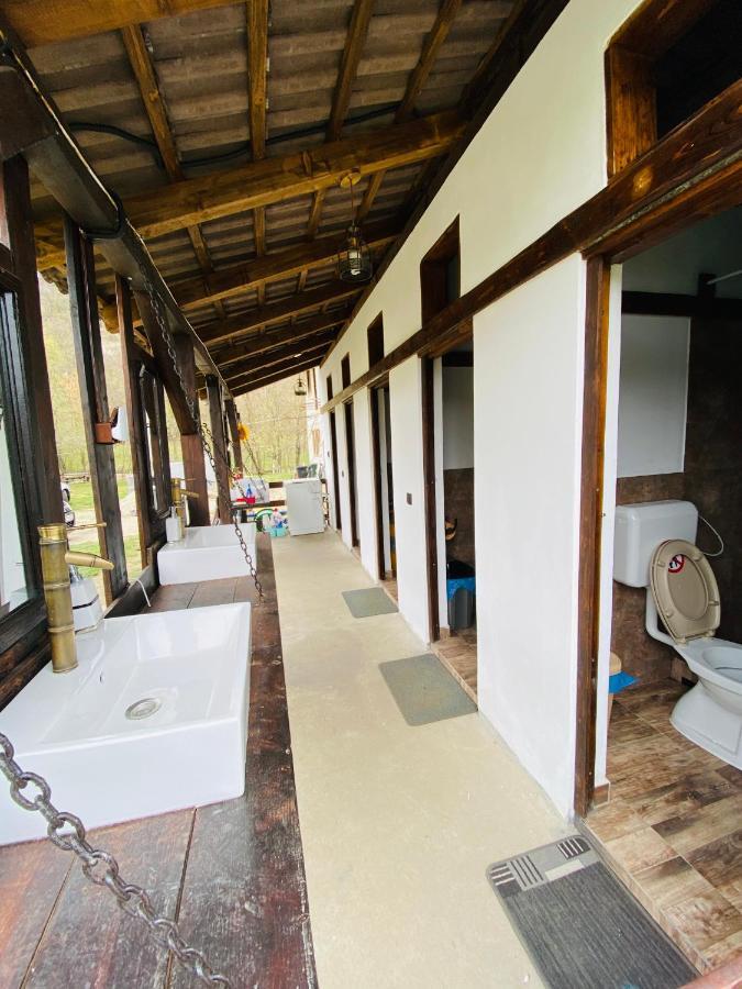 Camping In Clisura Dunarii Eselnita Luaran gambar