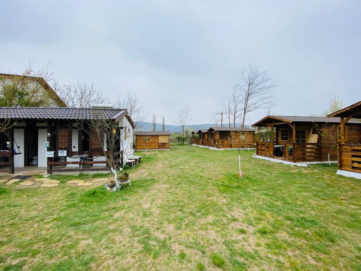 Camping In Clisura Dunarii Eselnita Luaran gambar