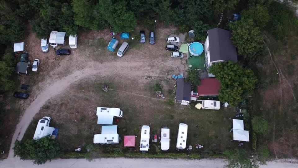 Camping In Clisura Dunarii Eselnita Luaran gambar