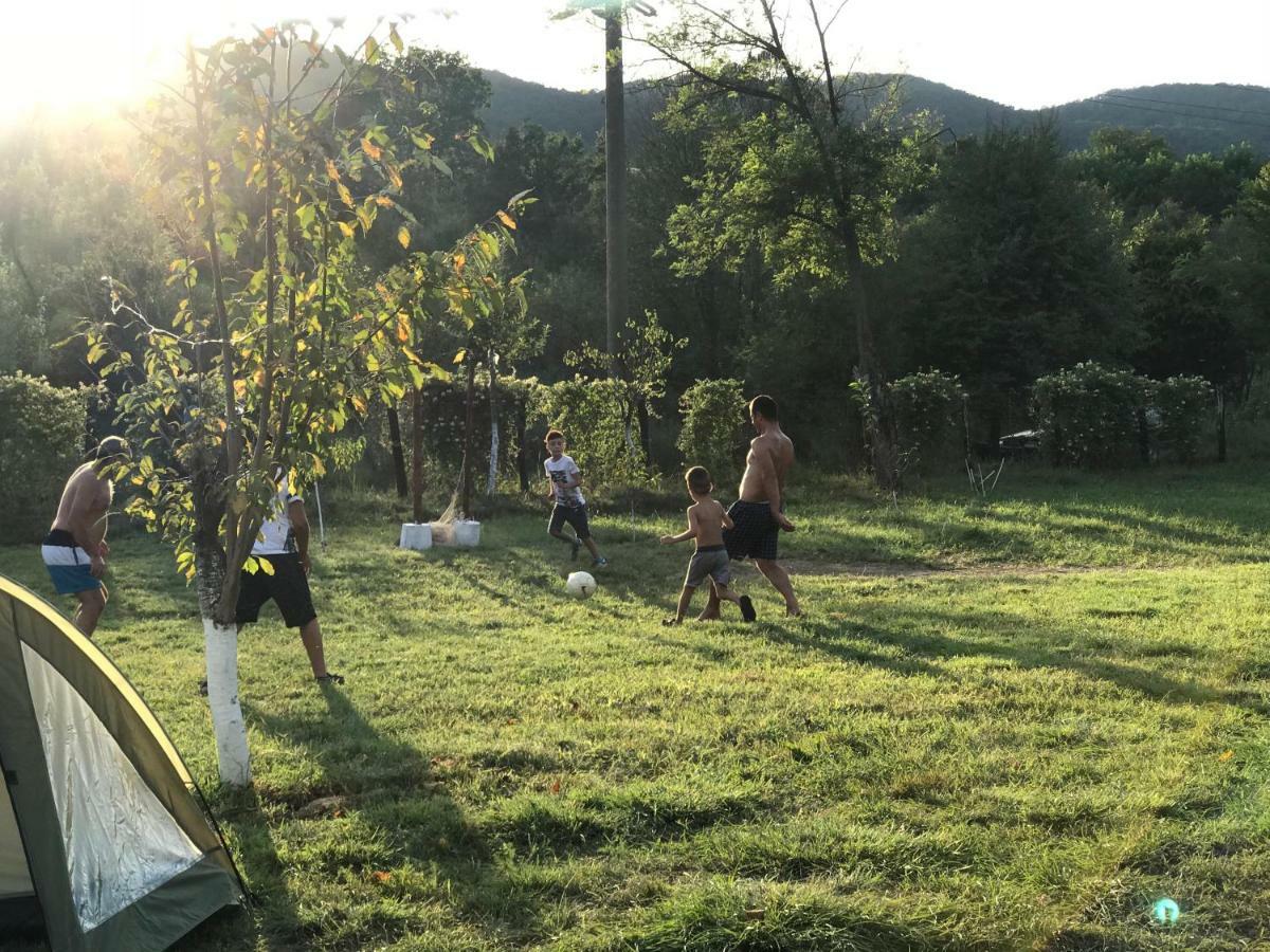 Camping In Clisura Dunarii Eselnita Luaran gambar