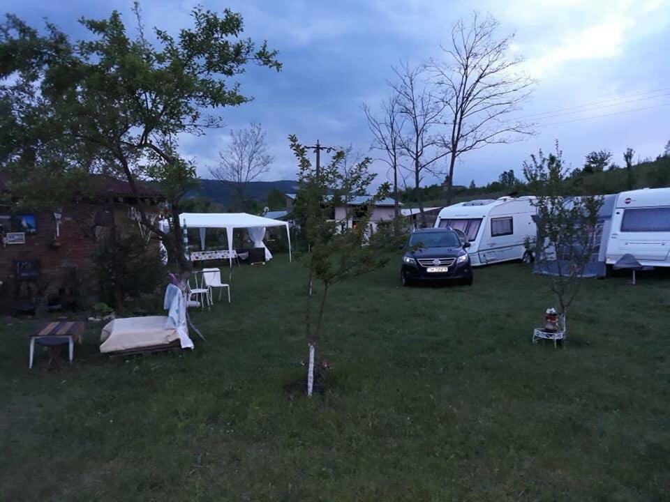Camping In Clisura Dunarii Eselnita Luaran gambar